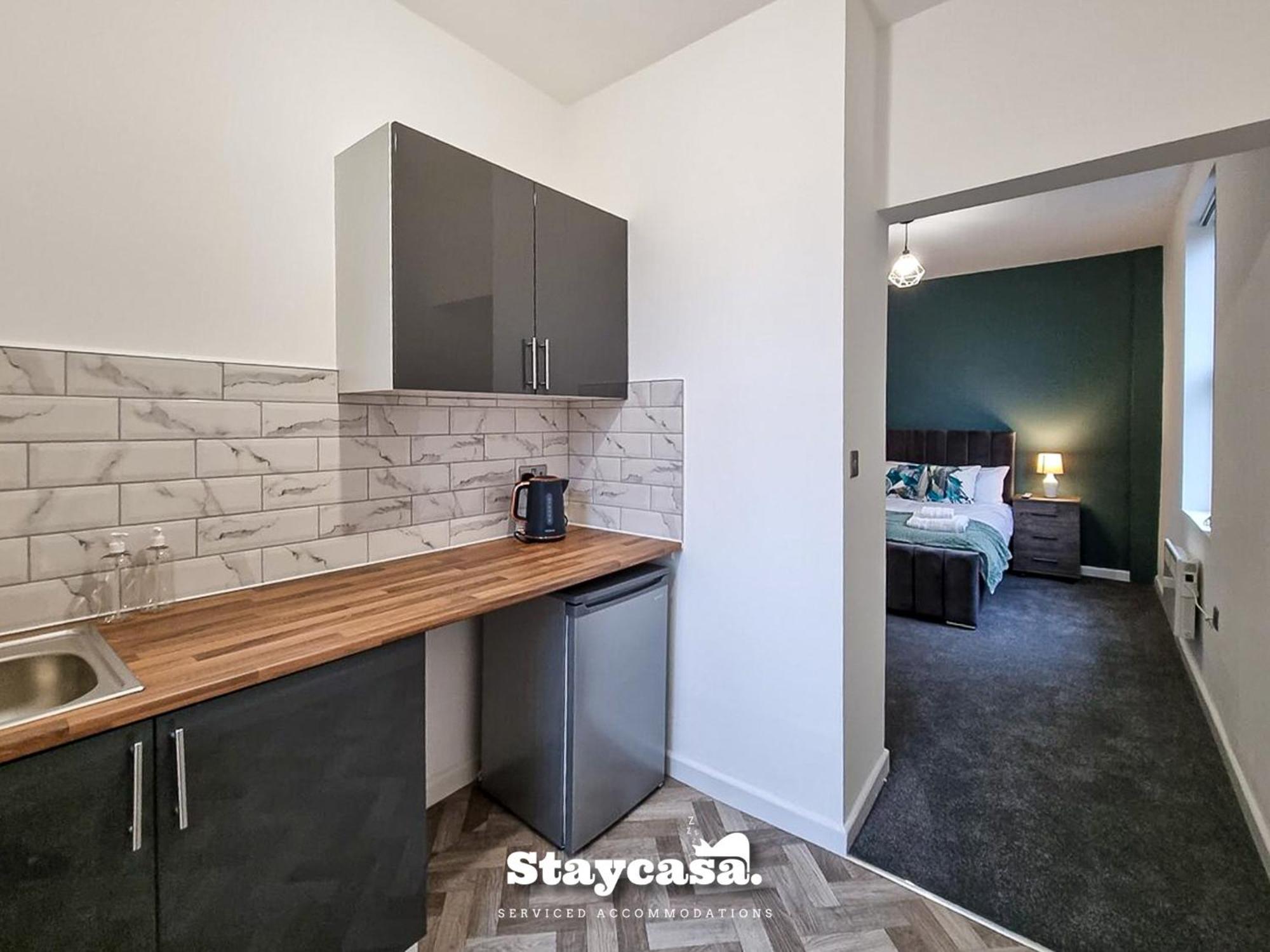 Delightful Spacious Haven With Large Driveway Manchester Esterno foto
