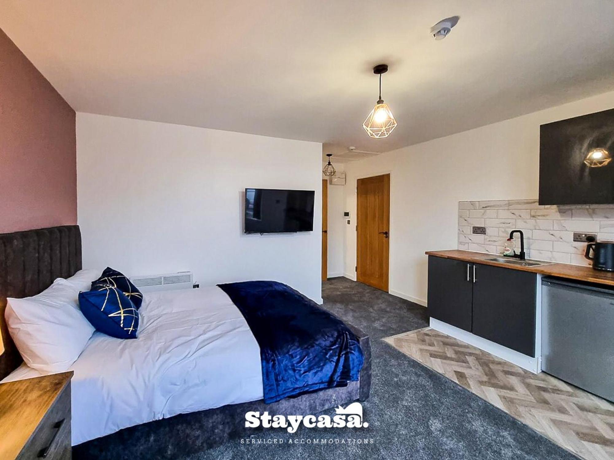 Delightful Spacious Haven With Large Driveway Manchester Esterno foto