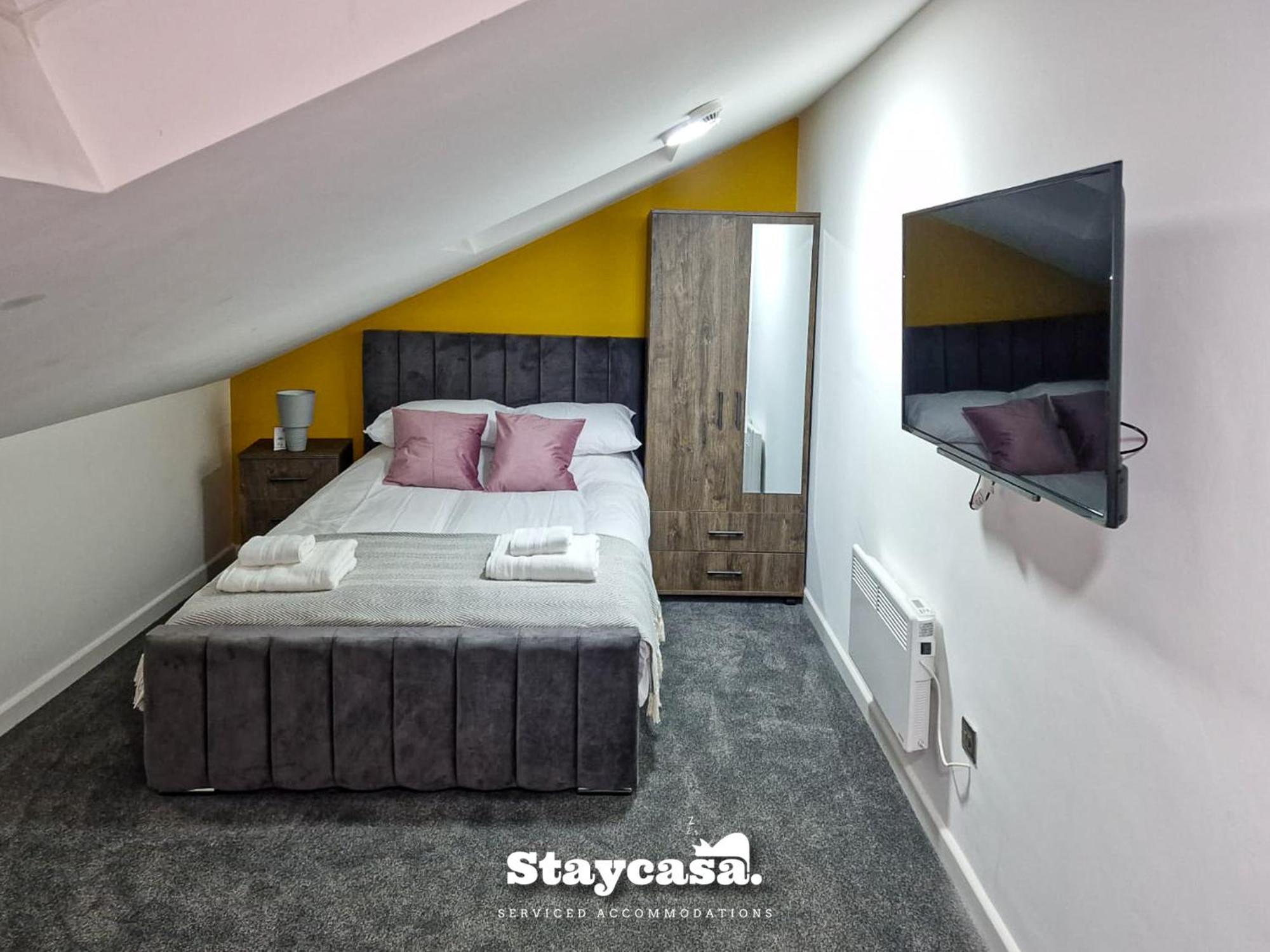 Delightful Spacious Haven With Large Driveway Manchester Esterno foto