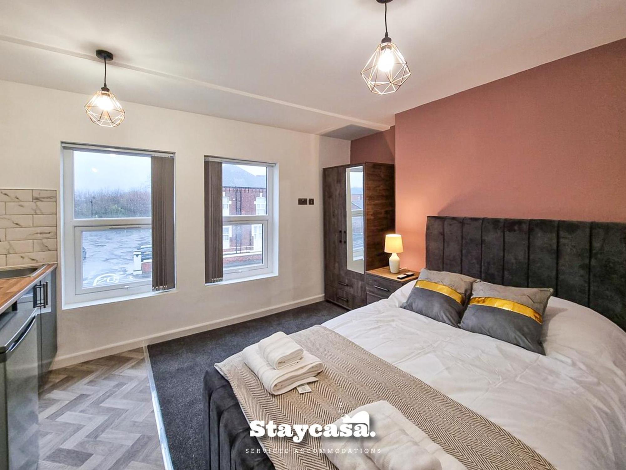 Delightful Spacious Haven With Large Driveway Manchester Esterno foto