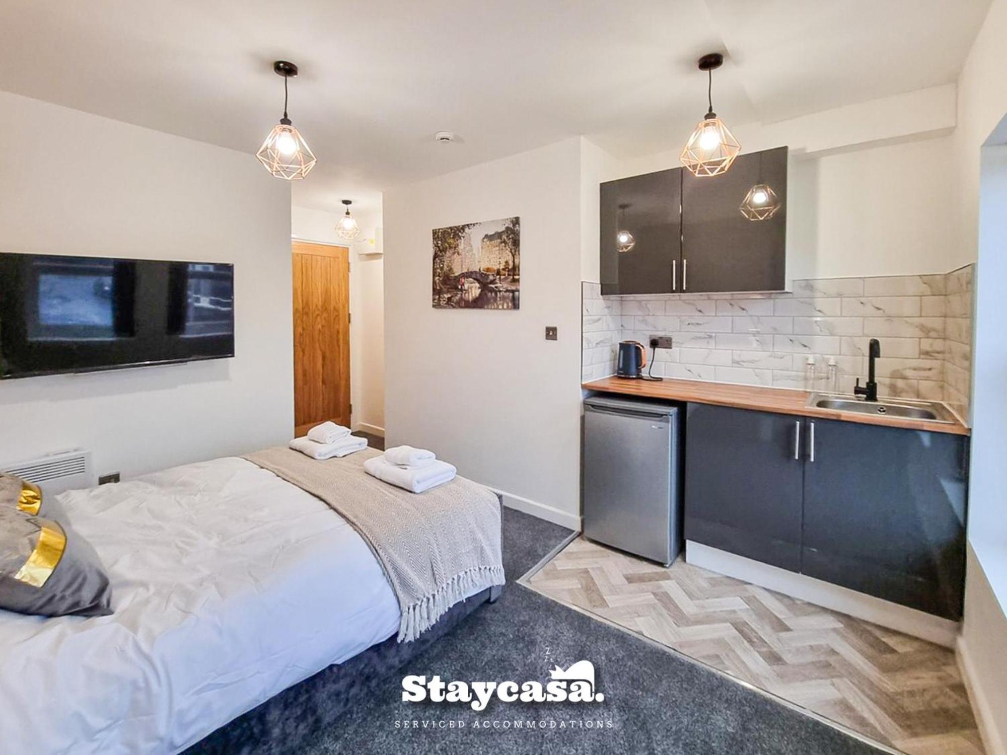 Delightful Spacious Haven With Large Driveway Manchester Esterno foto